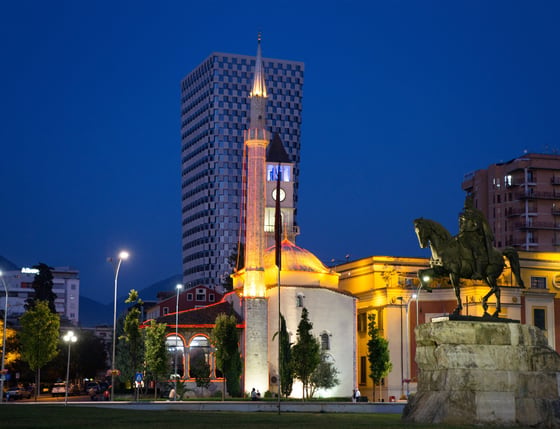 Diyarbakır Çıkışlı Kosovalı Büyük Balkanlar Turu | AJet | 6 Gece | Ekstra Dahil