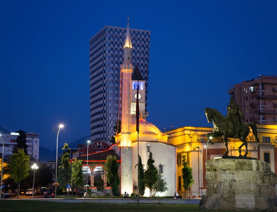 Diyarbakır Çıkışlı Kosovalı Büyük Balkanlar Turu | AJet | 7 Gece | Ekstra Dahil