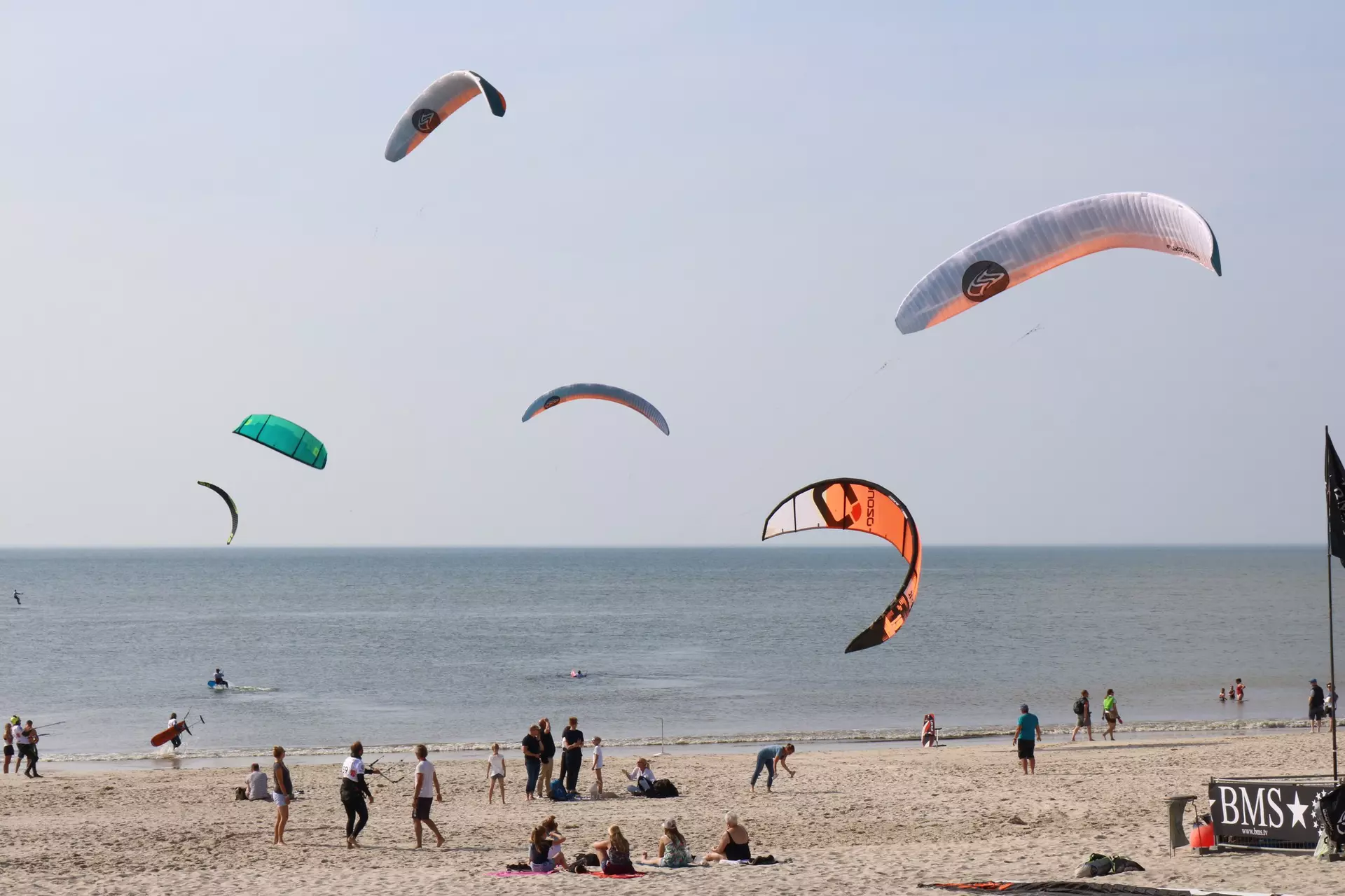 Uçurtma sörfçüleri Sylt, Almanya'da
